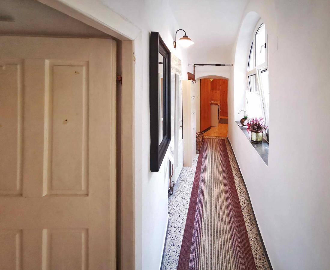 Ferienwohnung Himmelberg 80M2 In Der Altstadt Und Toll Fuer Familien クラーゲンフルト エクステリア 写真
