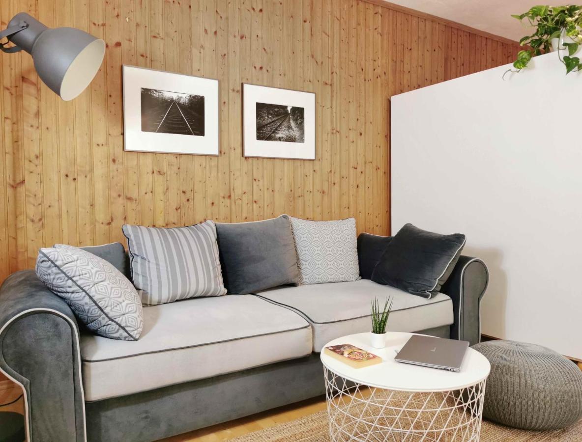 Ferienwohnung Himmelberg 80M2 In Der Altstadt Und Toll Fuer Familien クラーゲンフルト エクステリア 写真